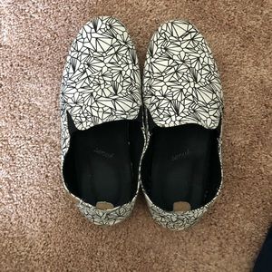 Sanuk Slip Ons